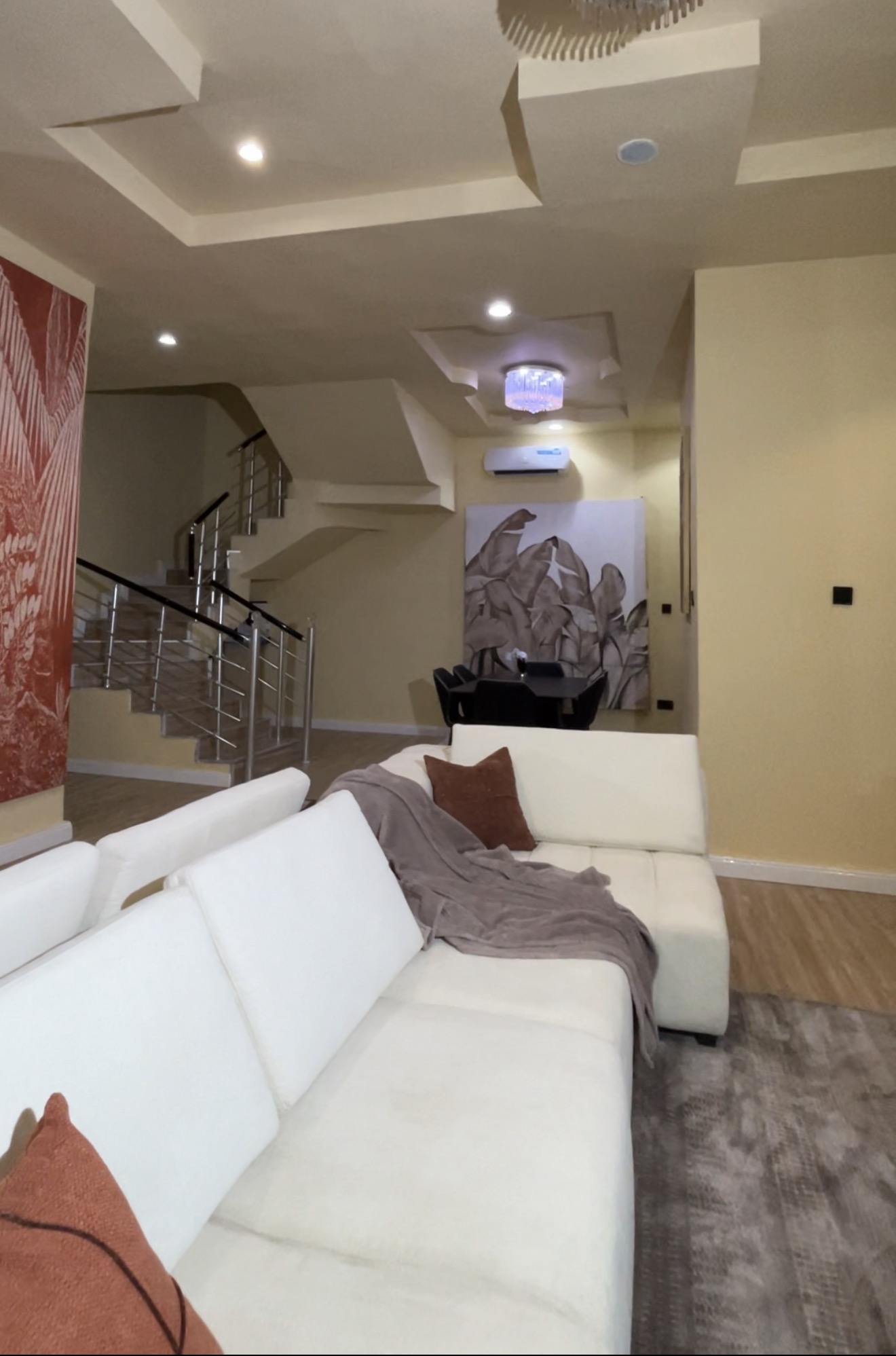 4 BEDROOM HOUSE WITH CINEMA ROOM