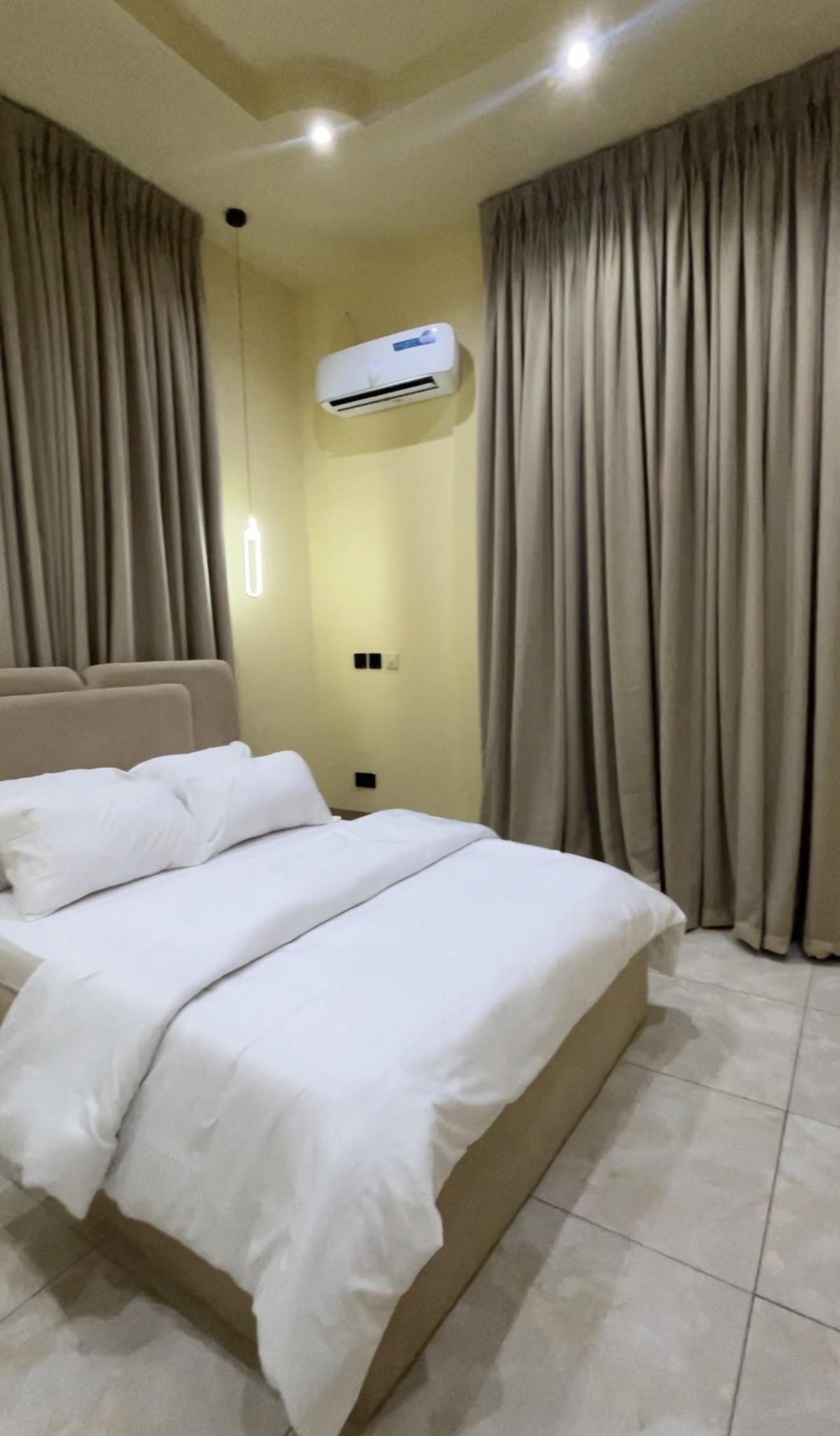 4 BEDROOM HOUSE WITH CINEMA ROOM