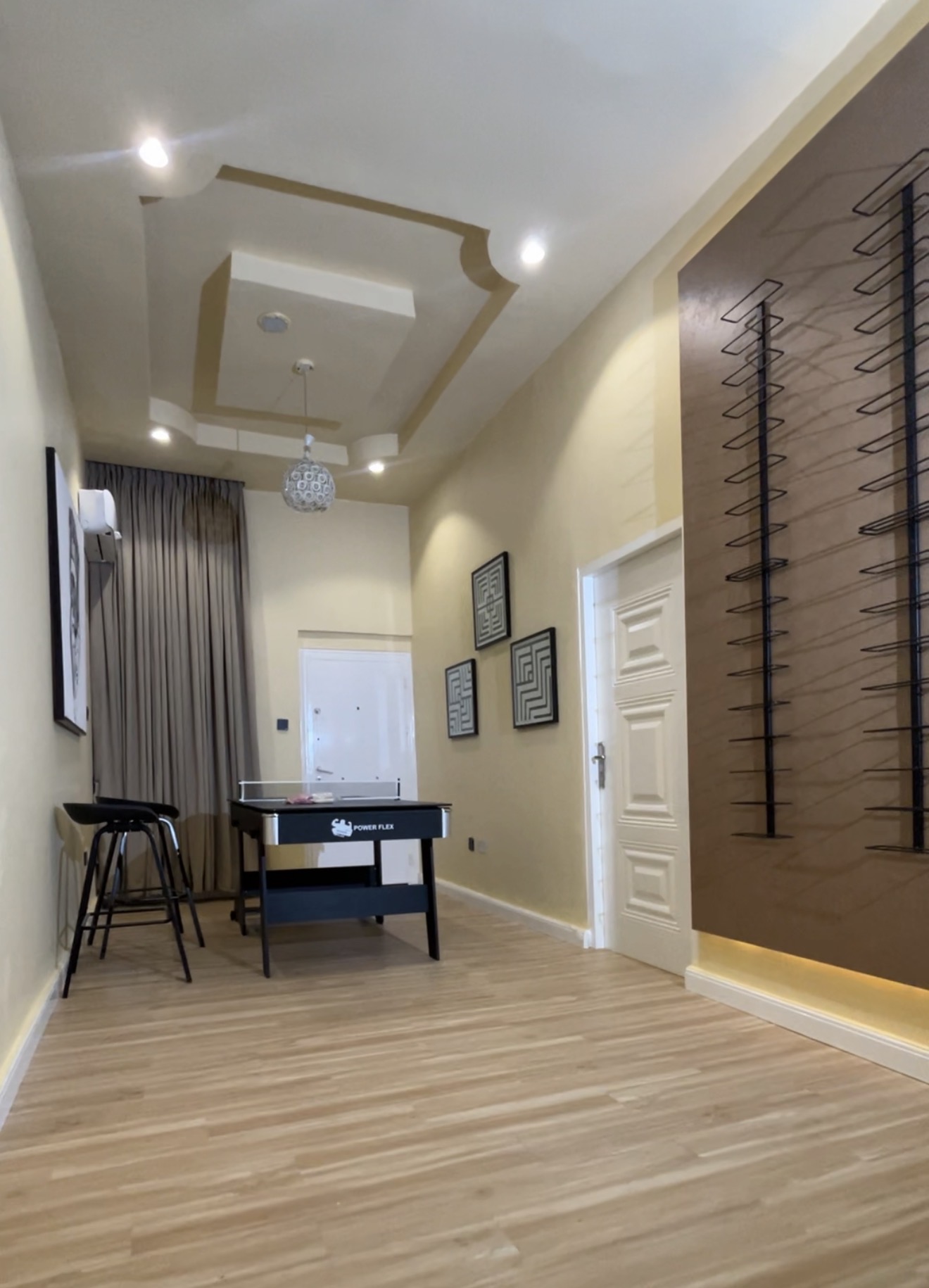 4 BEDROOM HOUSE WITH CINEMA ROOM