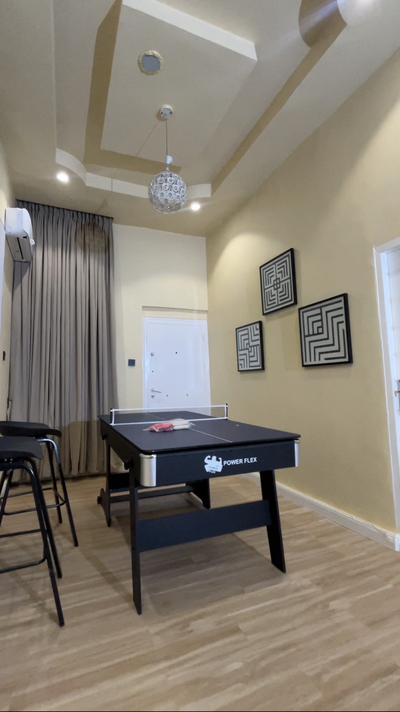4 BEDROOM HOUSE WITH CINEMA ROOM