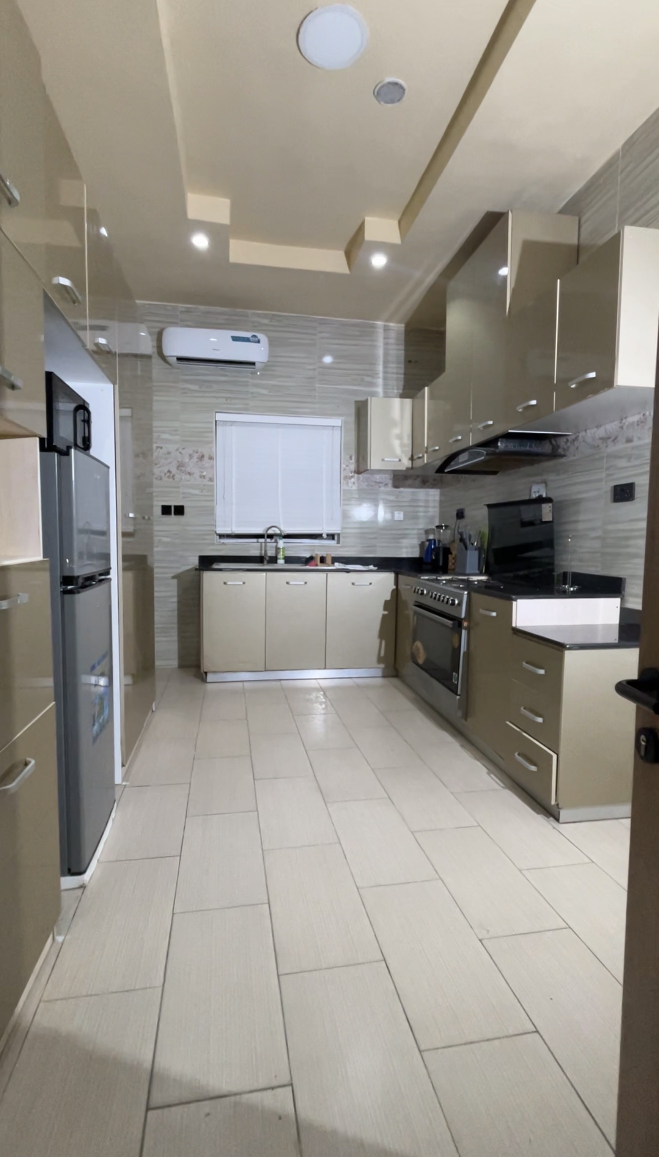 4 BEDROOM HOUSE WITH CINEMA ROOM