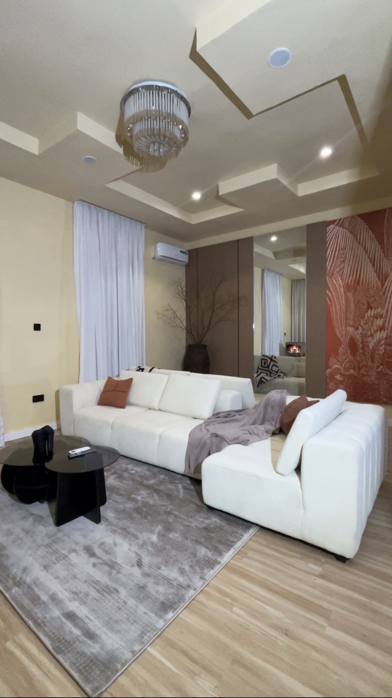 4 BEDROOM HOUSE WITH CINEMA ROOM