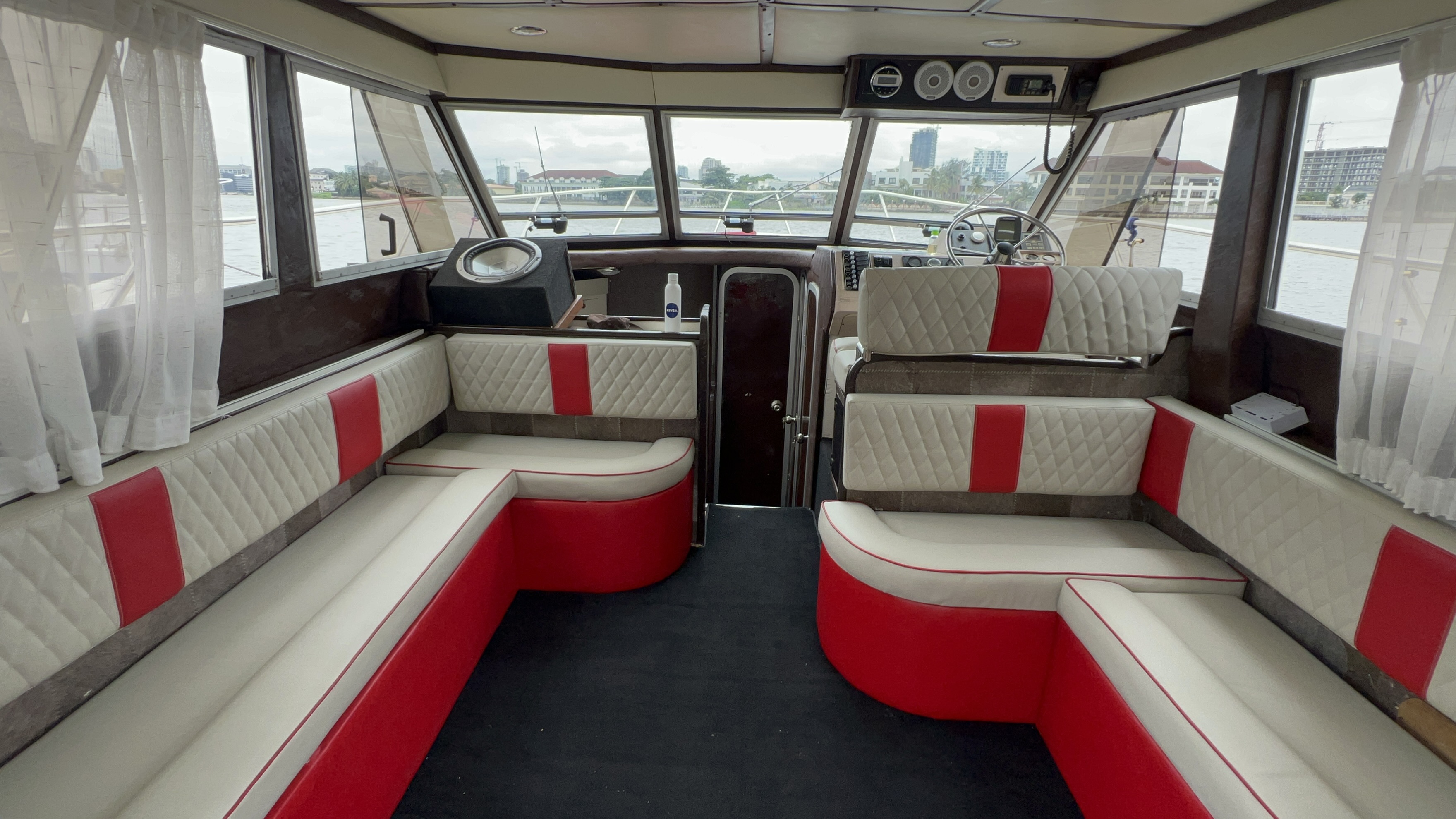 Yatch Cruise 25