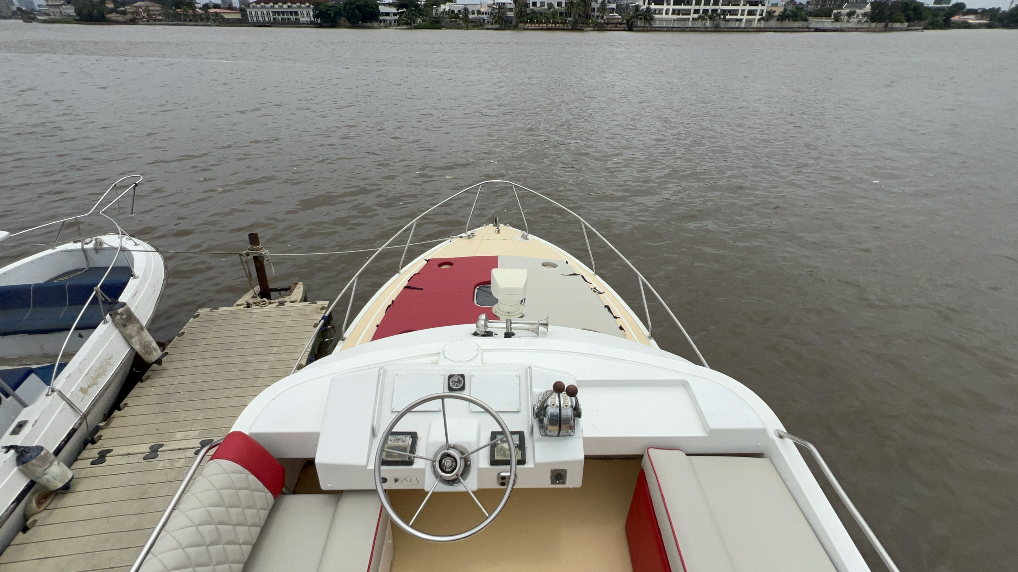 Yatch Cruise 25