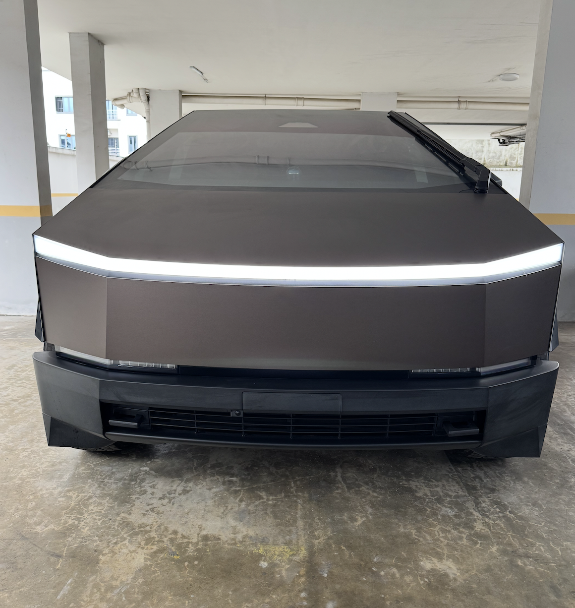 CYBER TRUCK (TESLA)