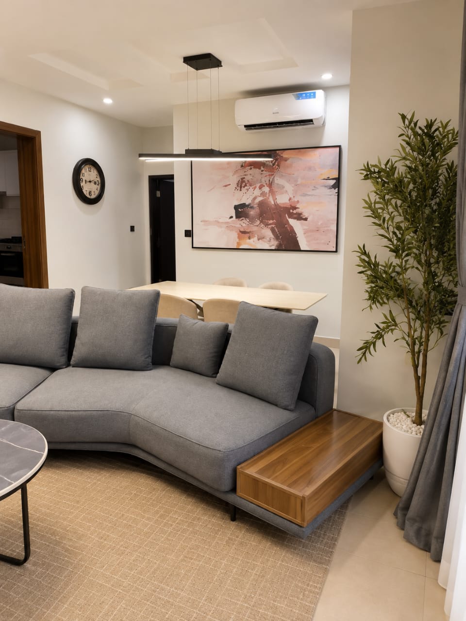 Fully furnished 3 bedroom apartment 