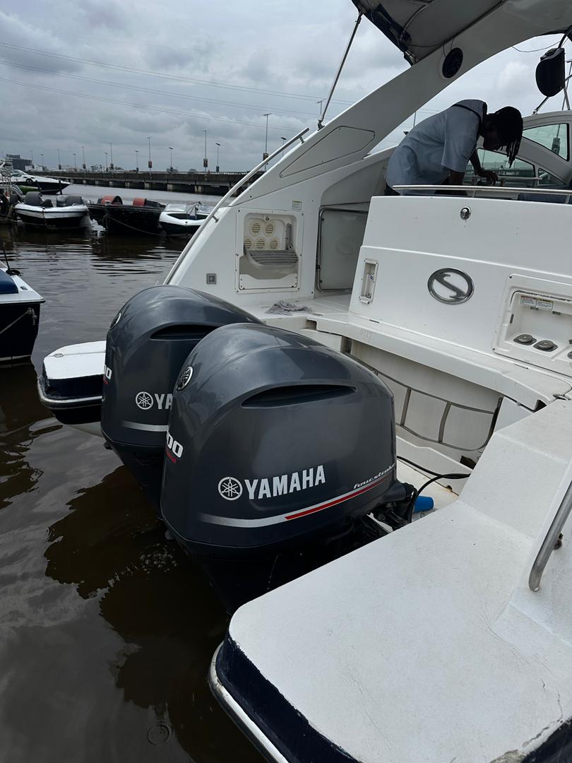 25 CAPACITY CRUISE BOAT