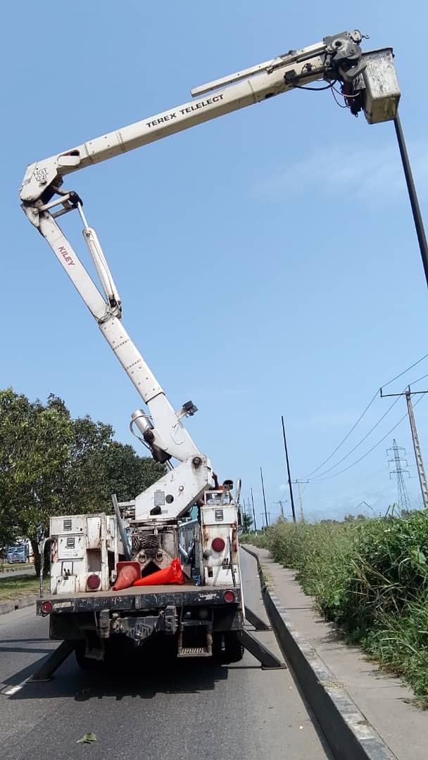 Man Lift Crane/ Cherry Picker Rent Within Lagos and Nationwide 