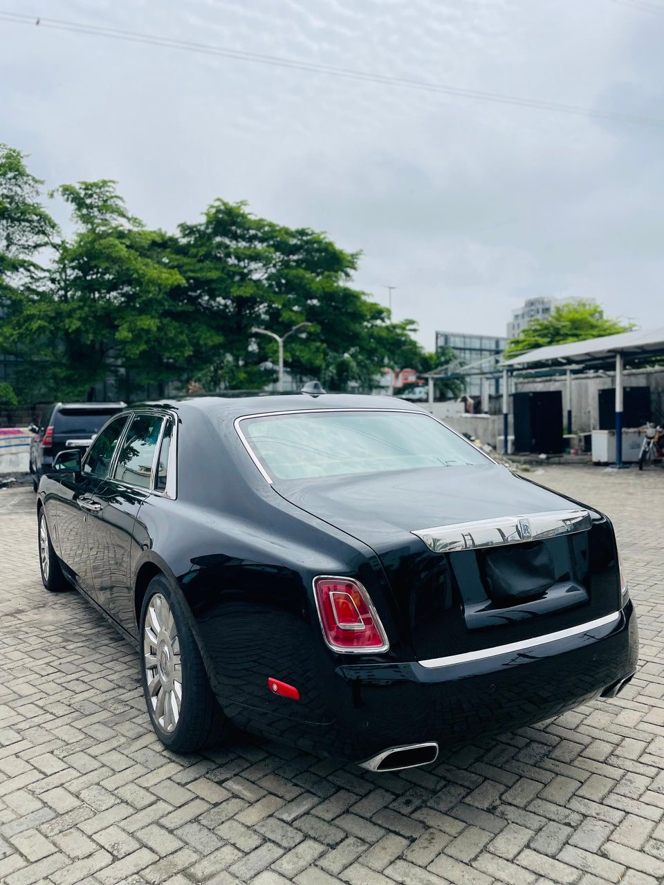 Car rental (ROLLS ROYCE PHANTOM)