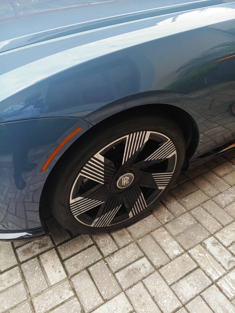 Rolls Royce spectre 