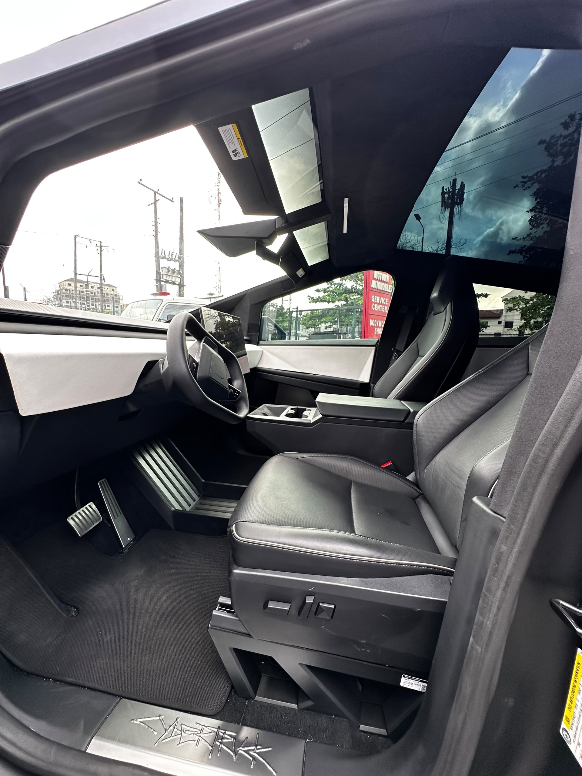  Tesla Cybertruck
