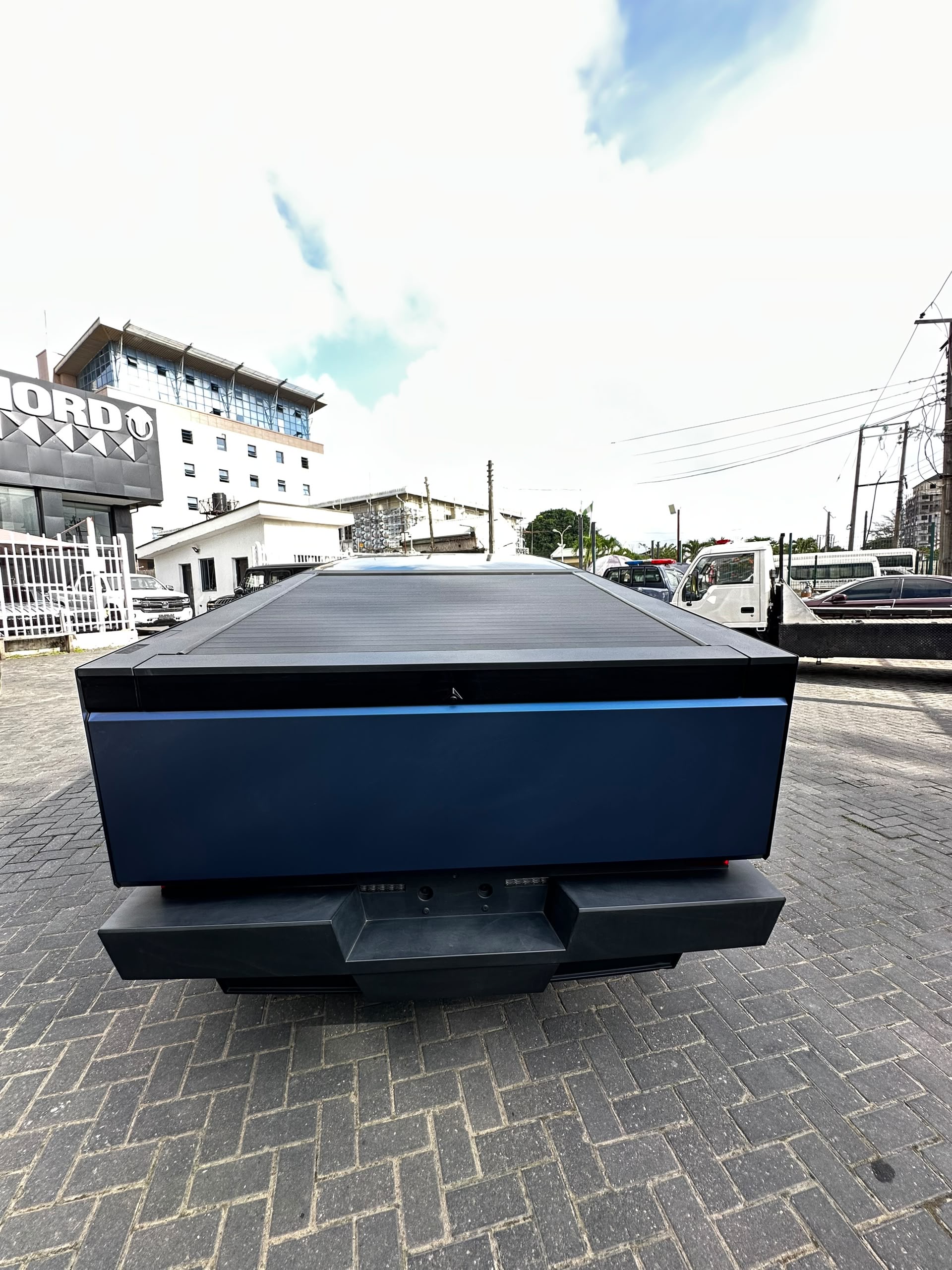  Tesla Cybertruck