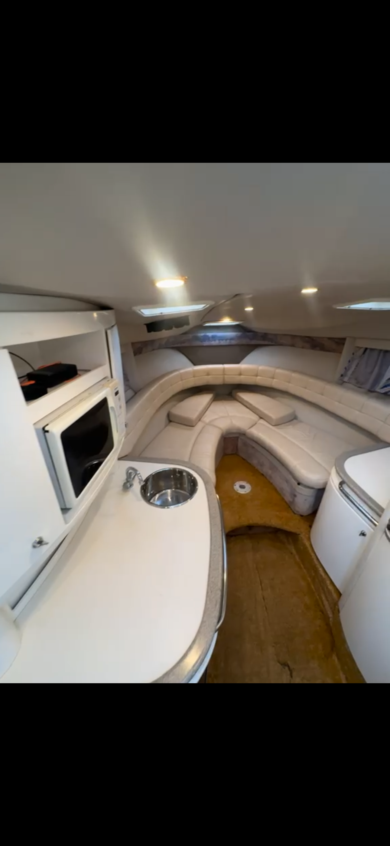 10-seater boat ride/cruise
