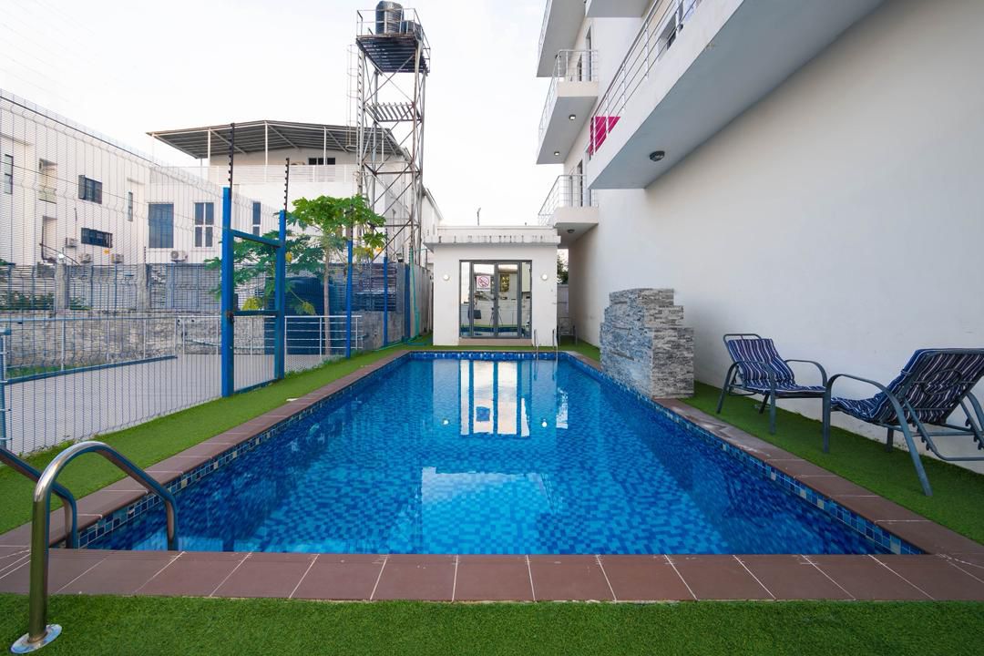 4-bedroom Seaview apartment with swimming pool, snooker.