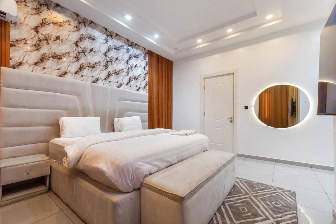 4-bedroom Seaview apartment with swimming pool, snooker.