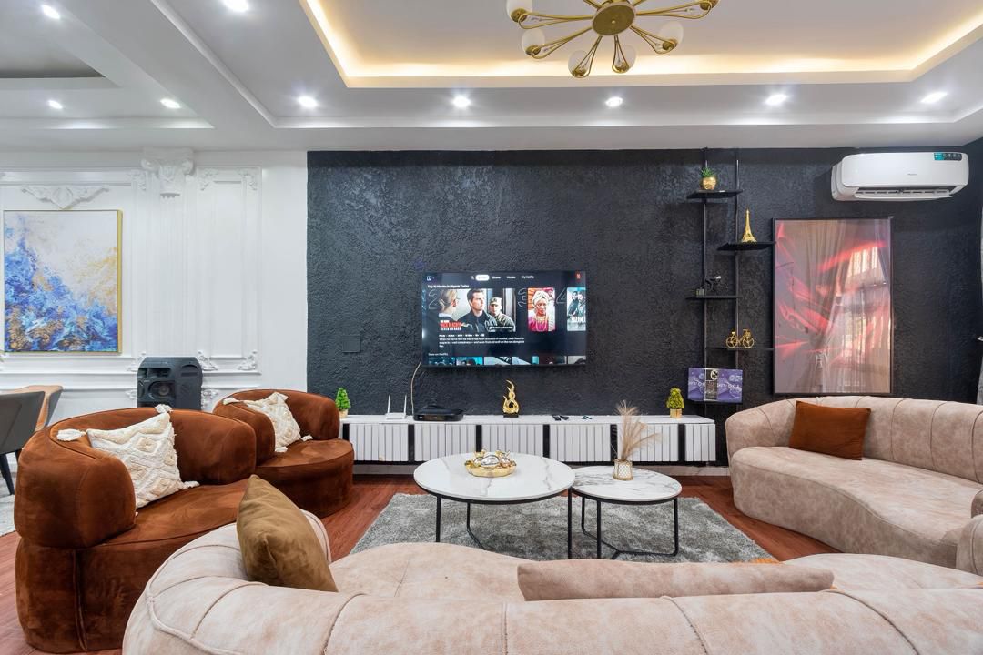 4-bedroom Seaview apartment with swimming pool, snooker.