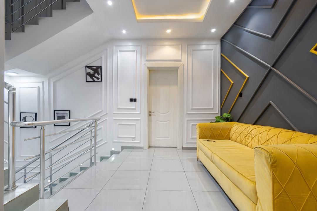 4-bedroom Seaview apartment with swimming pool, snooker.
