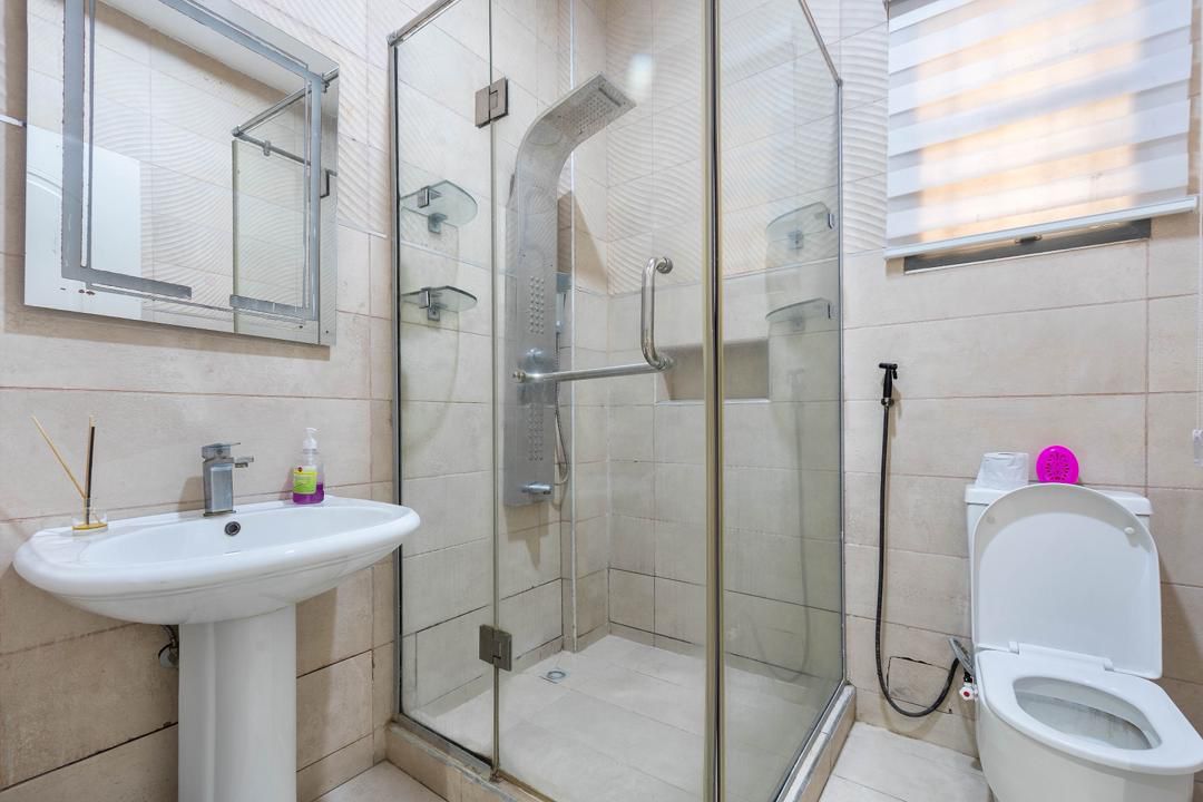 4-bedroom Seaview apartment with swimming pool, snooker.
