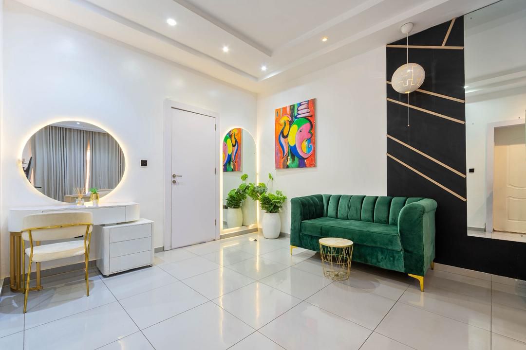 4-bedroom Seaview apartment with swimming pool, snooker.