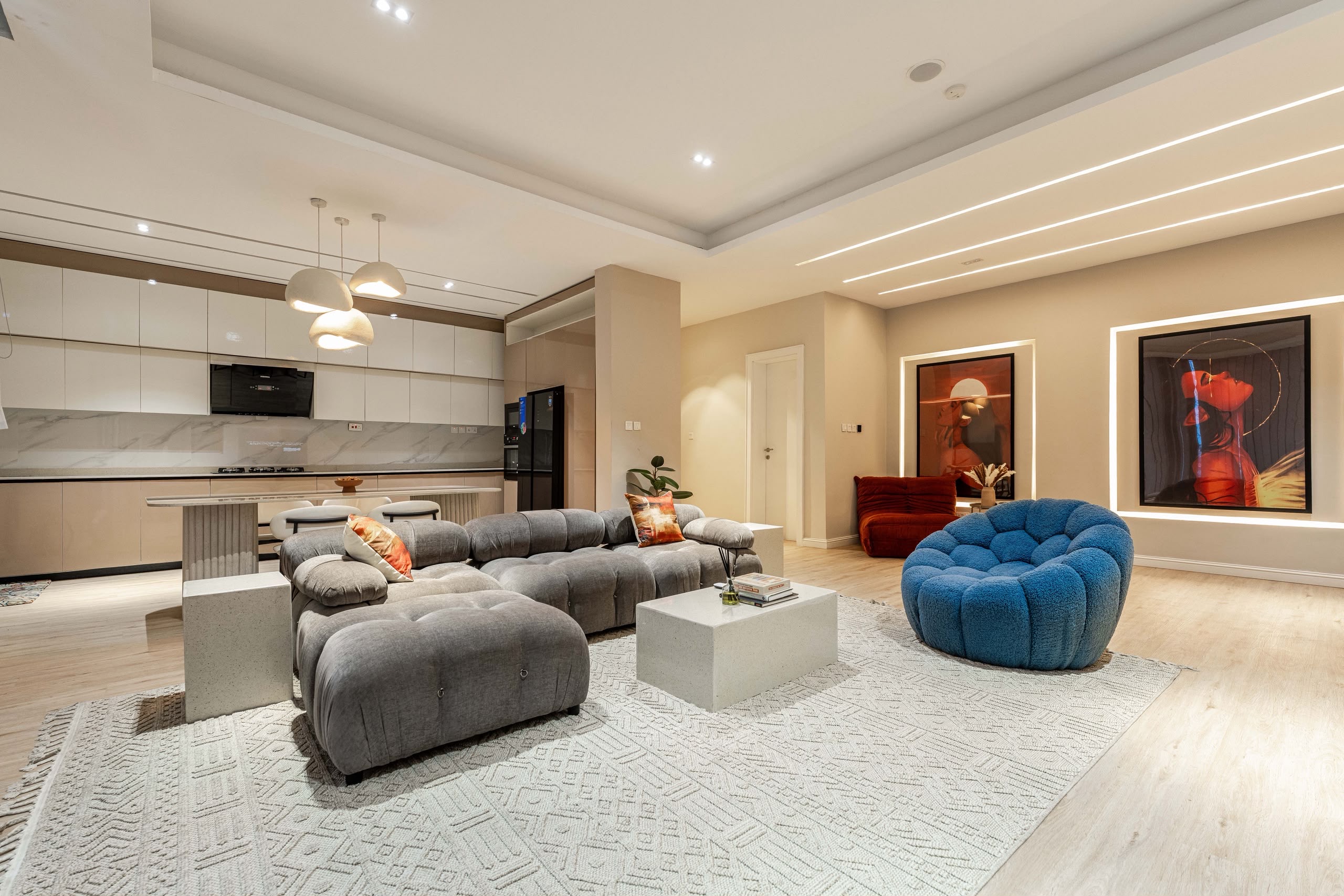 STYLISH 2 UNIT OF 2 BEDROOM APARTMENT WITH SWIMMING POOL