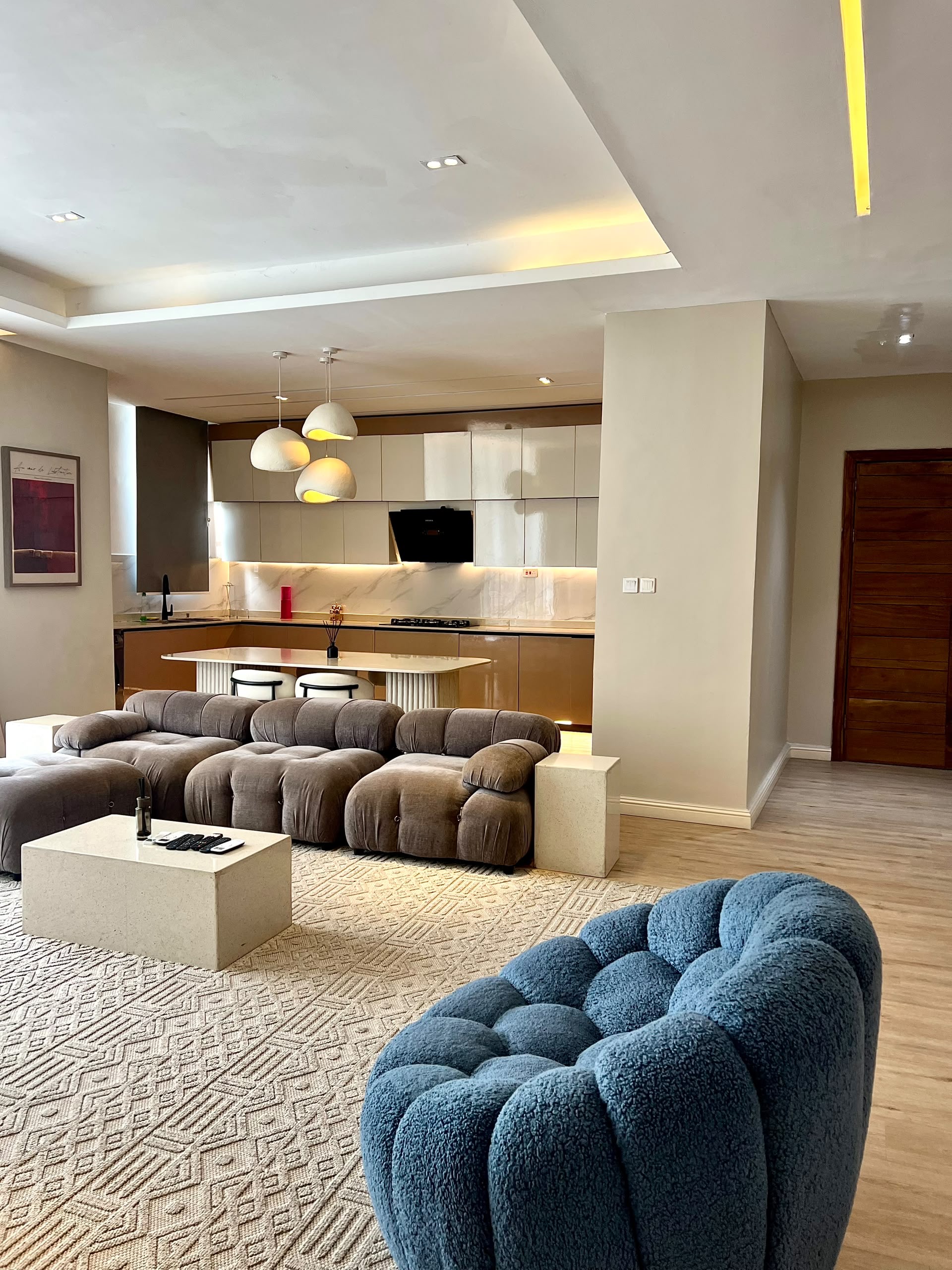 STYLISH 2 UNIT OF 2 BEDROOM APARTMENT WITH SWIMMING POOL