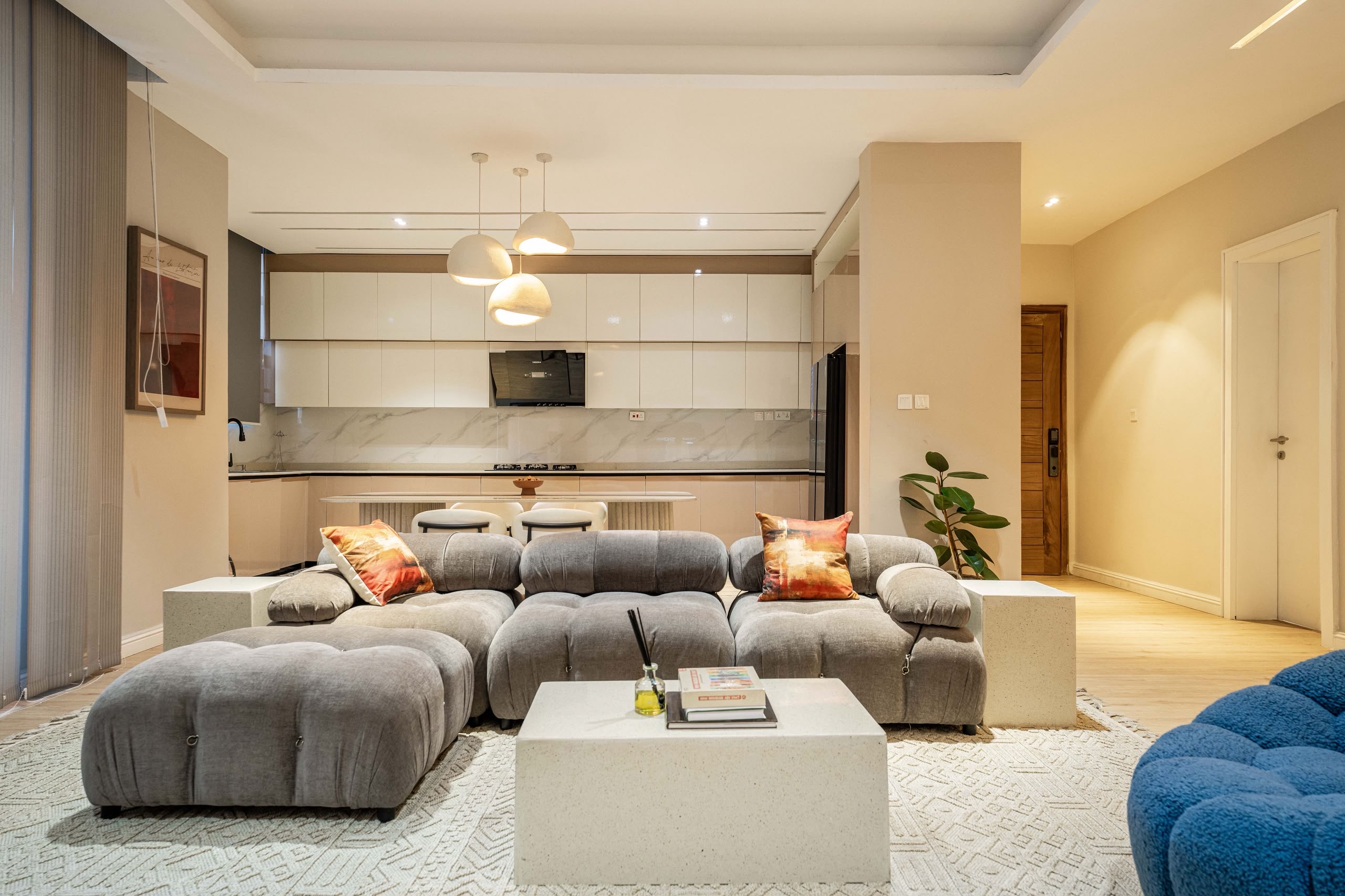 STYLISH 2 UNIT OF 2 BEDROOM APARTMENT WITH SWIMMING POOL