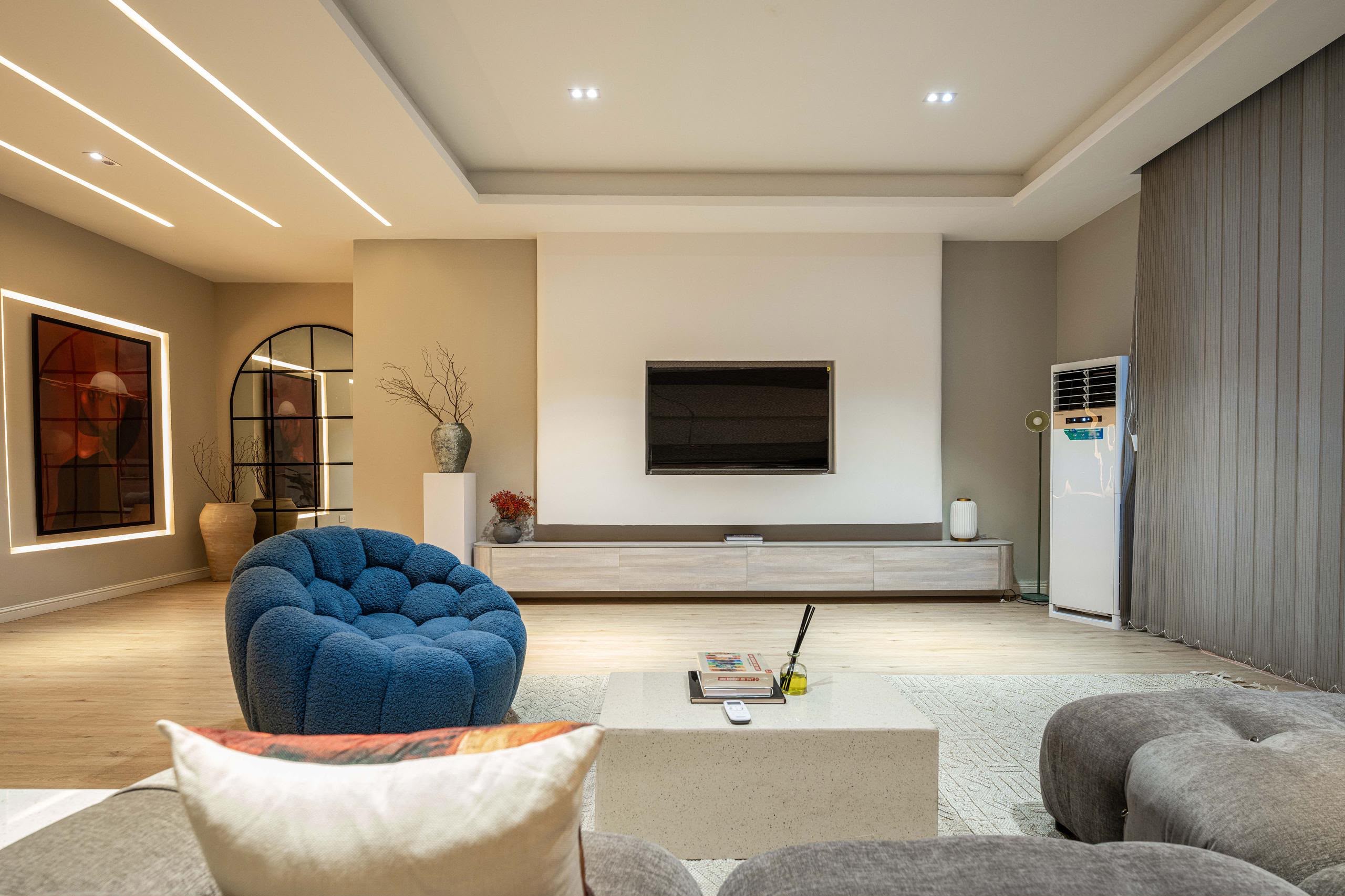 STYLISH 2 UNIT OF 2 BEDROOM APARTMENT WITH SWIMMING POOL