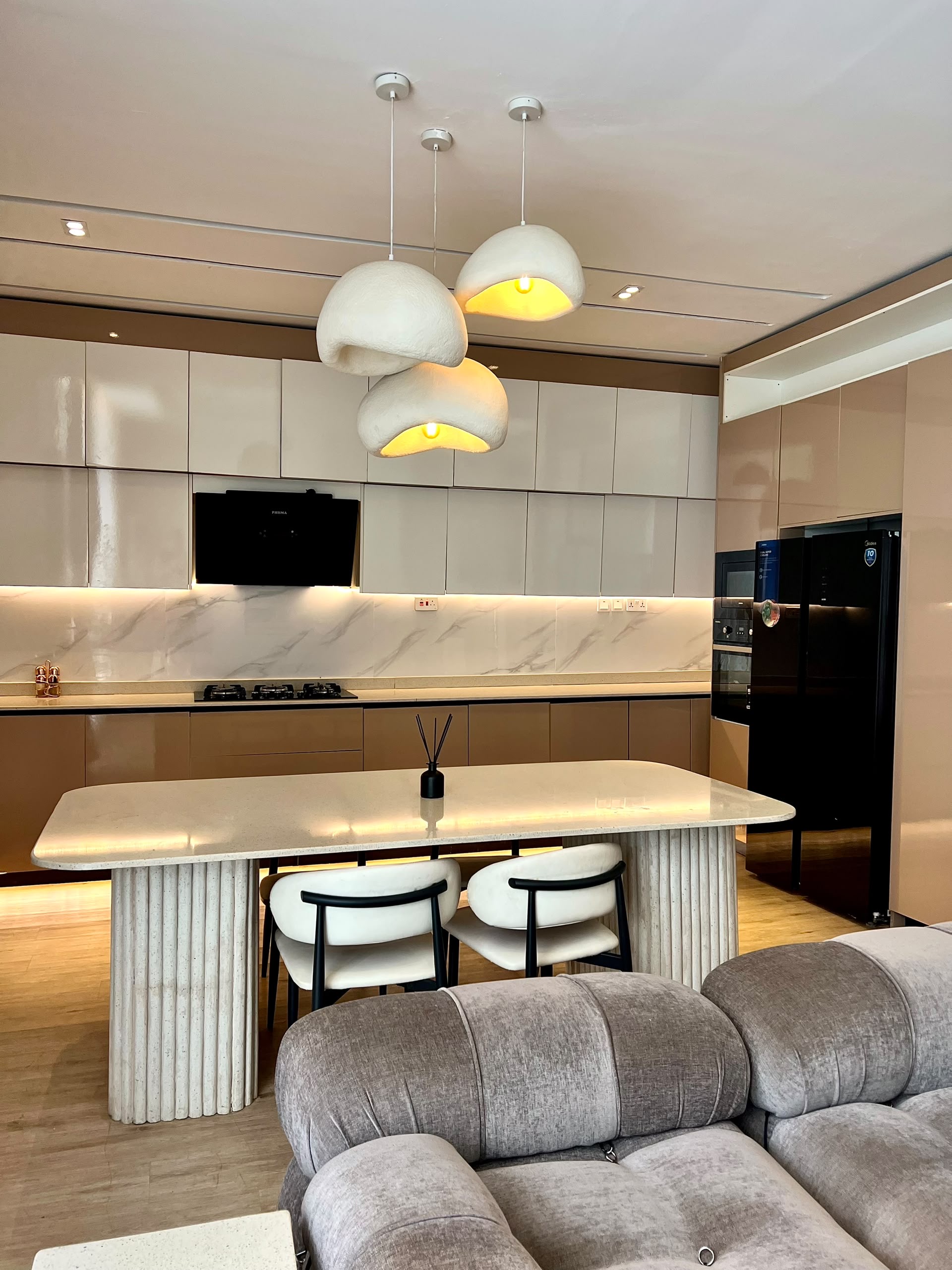 STYLISH 2 UNIT OF 2 BEDROOM APARTMENT WITH SWIMMING POOL