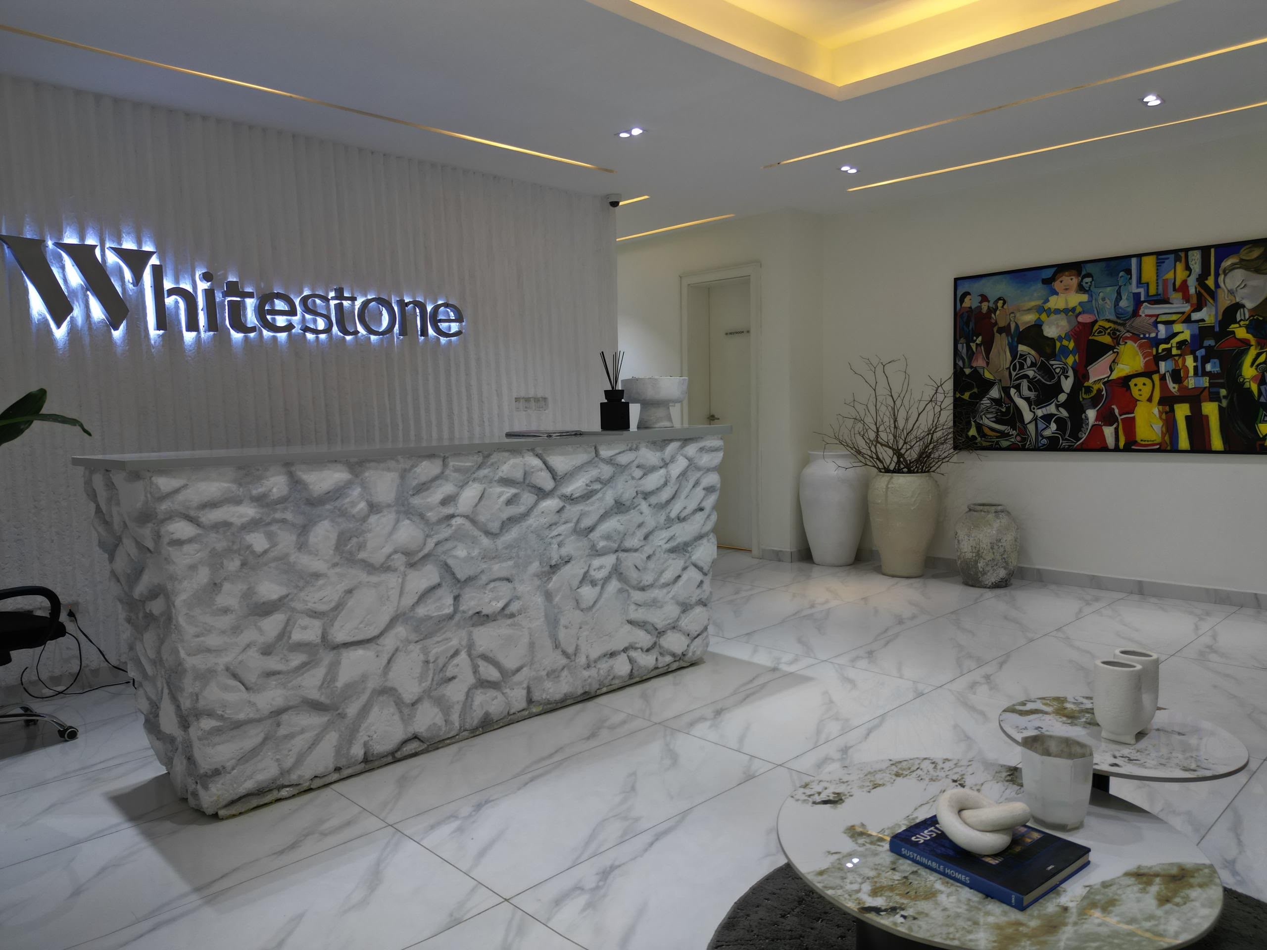 STYLISH 2 UNIT OF 2 BEDROOM APARTMENT WITH SWIMMING POOL