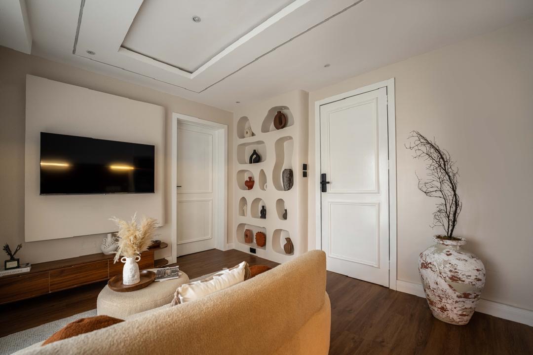 1 BEDROOM (WARM TERACOTTA MODERN MEDITERRANEAN THEME) WITH SWIMMING POOL AND GYM