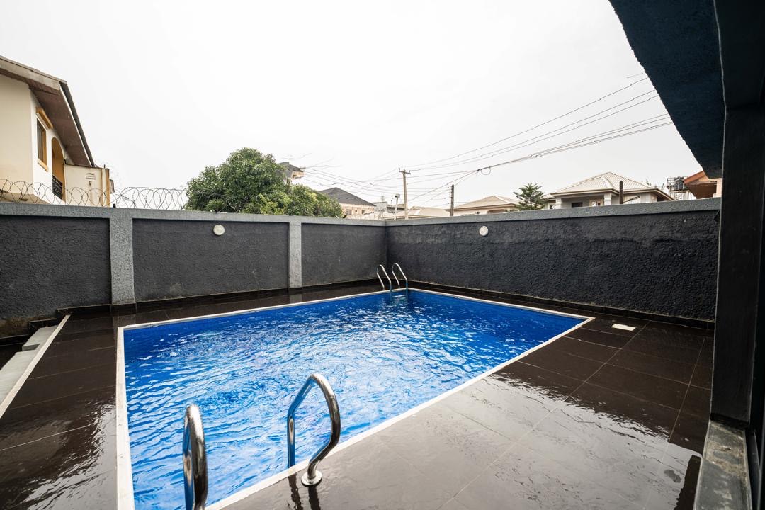 1 BEDROOM (WARM TERACOTTA MODERN MEDITERRANEAN THEME) WITH SWIMMING POOL AND GYM