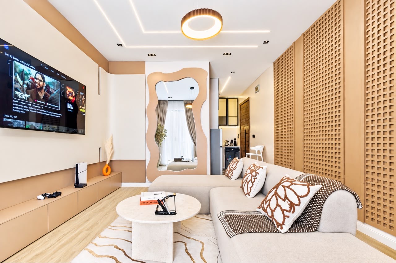 LUXURY NEW 1 BEDROOM APARTMENT WITH PS5, SWIMMING POOL,SNOOKER BOARD AND GYM