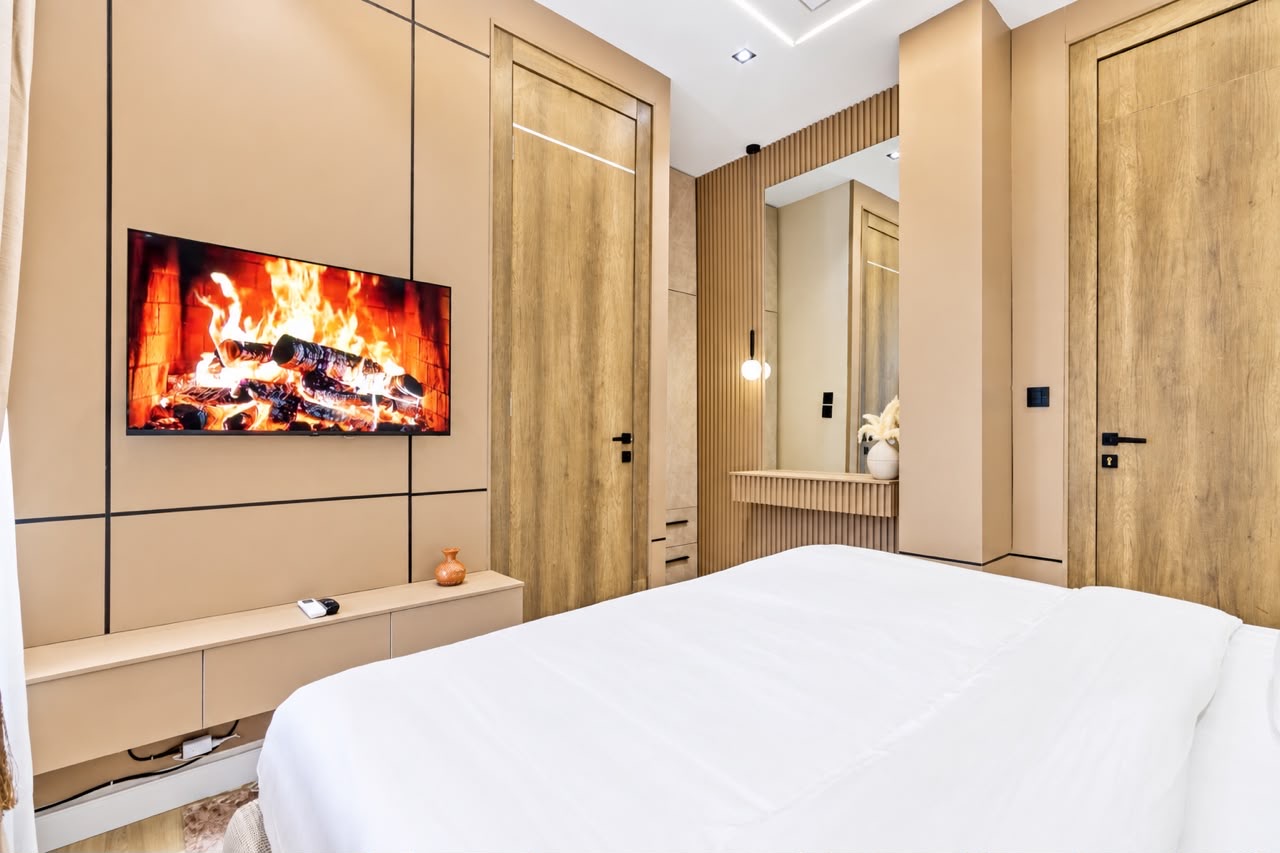 LUXURY NEW 1 BEDROOM APARTMENT WITH PS5, SWIMMING POOL,SNOOKER BOARD AND GYM