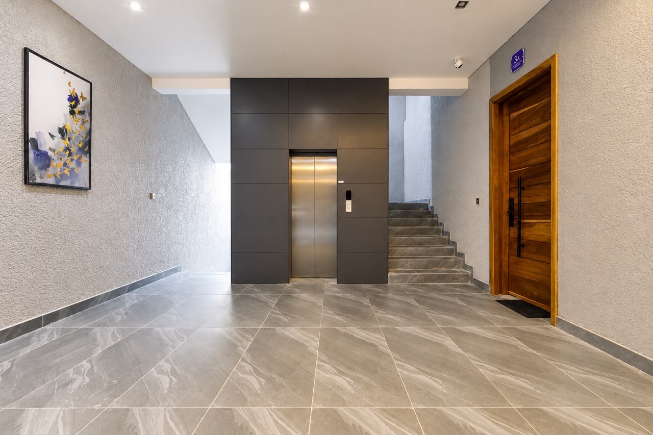 LUXURY NEW 1 BEDROOM APARTMENT WITH PS5, SWIMMING POOL,SNOOKER BOARD AND GYM