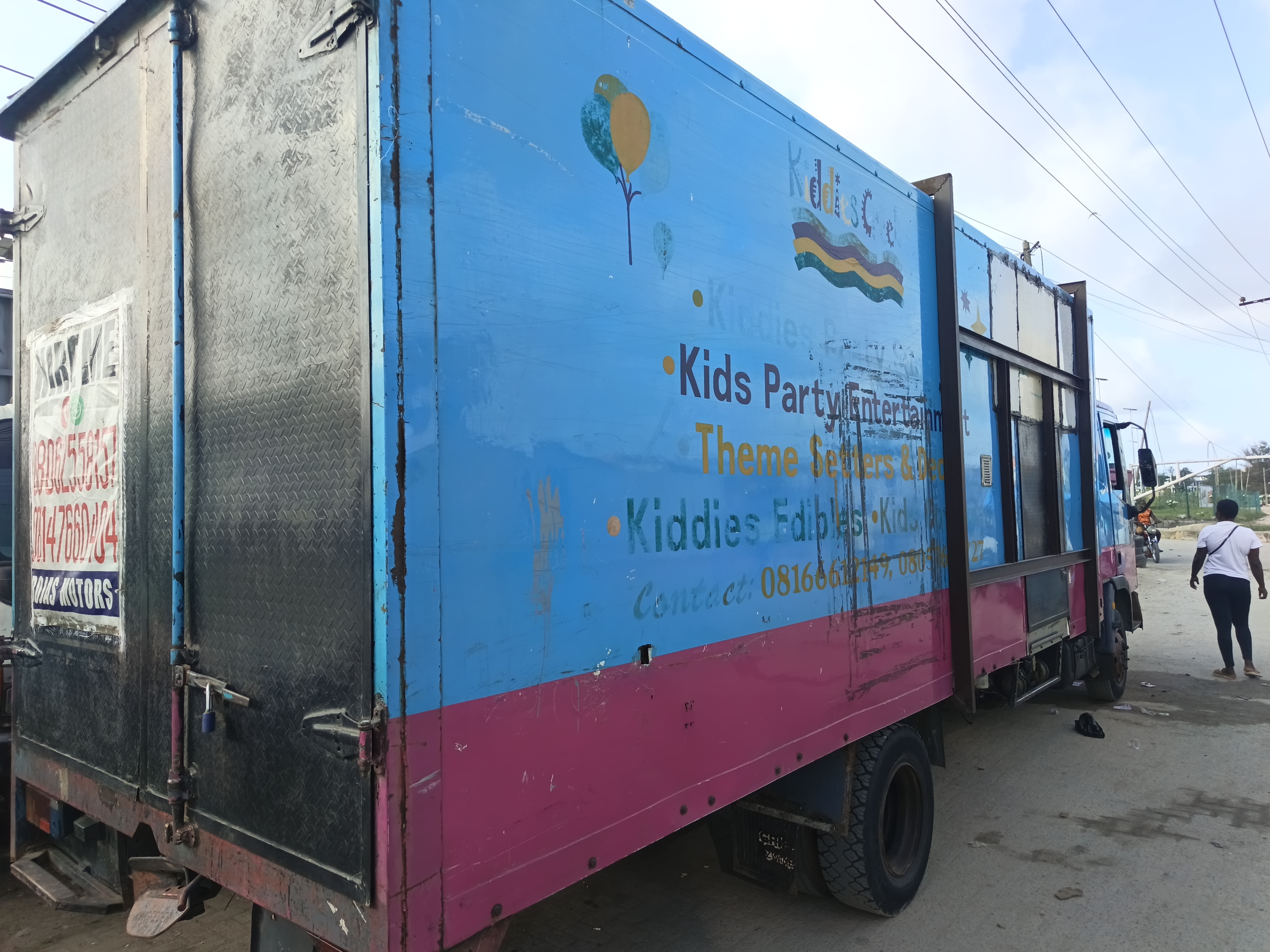 TRUCK & MOVERS RENTAL SERVICES
