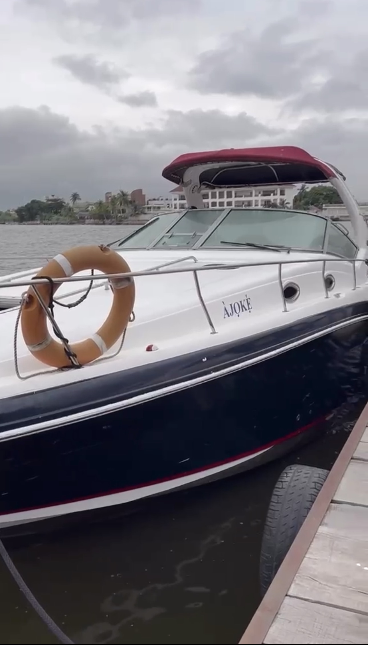 20-Seater boat powered by triple 400HP engines 
