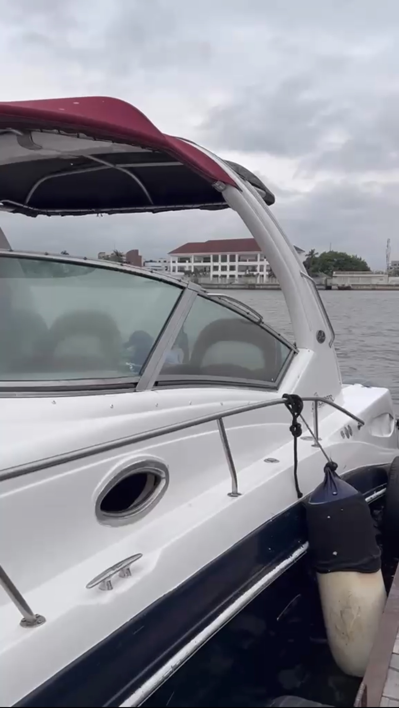 20-Seater boat powered by triple 400HP engines 