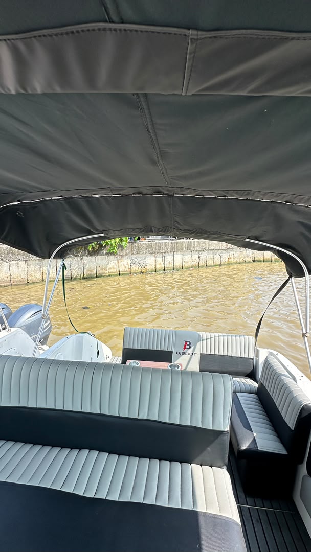 15 SEATER BOAT